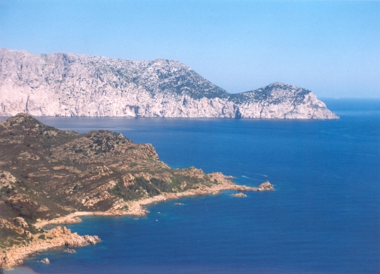 La costa di Punta Molara e Tavolara